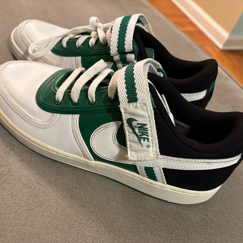 Nike Men's Green and White Sneakers